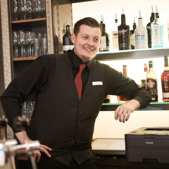 Team Service Bar Heinzelmensch Mitarbeiter Freude Drinks Barkeeper Hoch Mensch